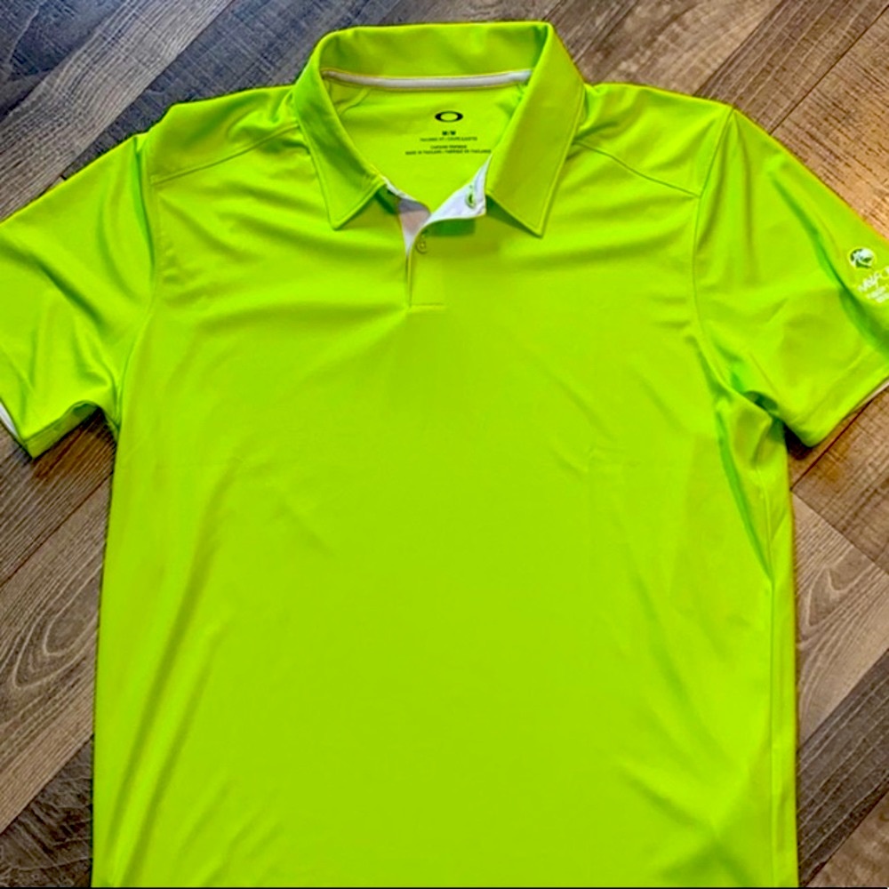 Oakley’s dri-fit collared shirt